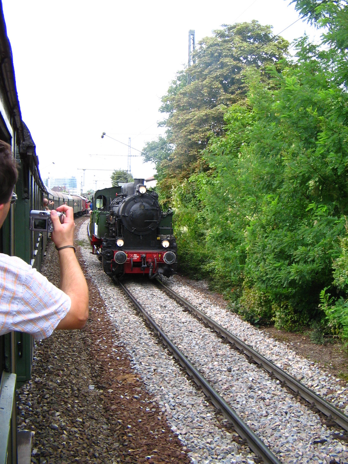 Lok 16 des GES eV beim Umsetzen im Bahnhof Untertürkheim (Foto)