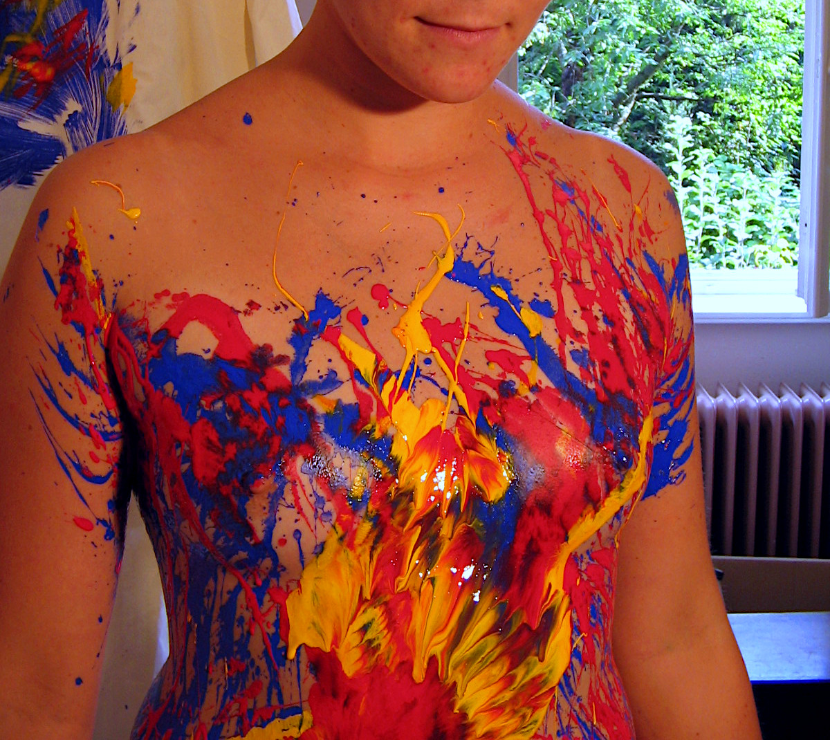 Bodyactionpainting mit Marie (Foto)