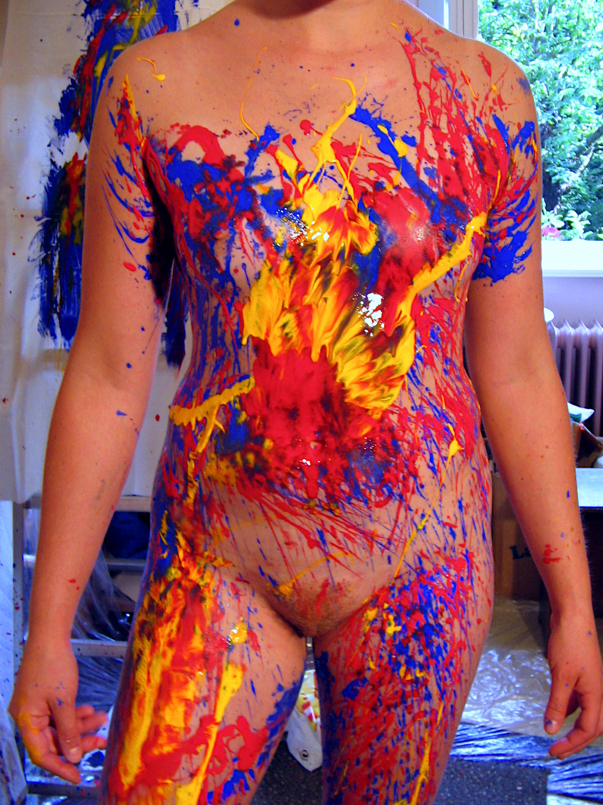 Bodyactionpainting mit Marie (Foto)
