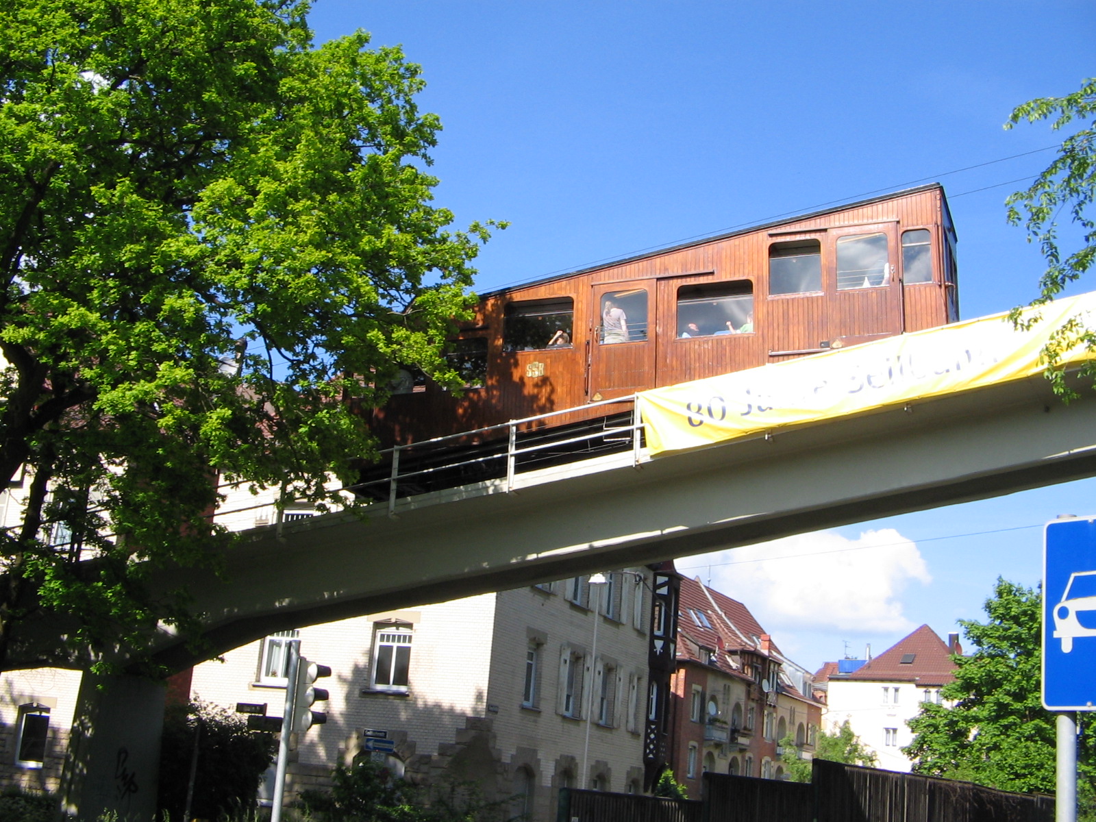 23.05.2010 - Brücke der Standseilbahn in Stuttgart - Wanderstrecke Internationale Volkswandertage Stuttgart 2010