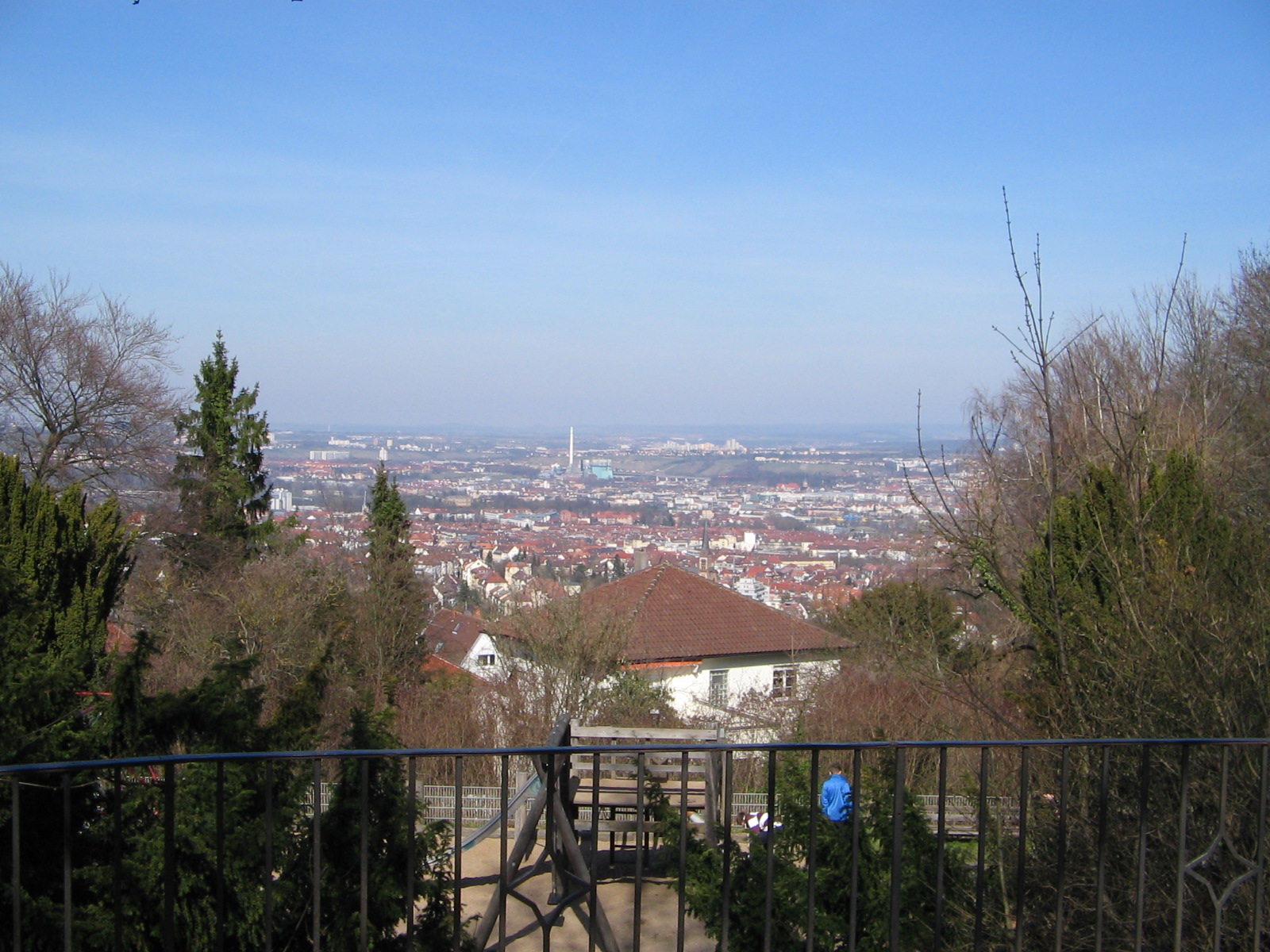 22.03.2011 - Blick von der Aussichtsplattform Geroksruhe auf Stuttgart - Wanderstrecke Internationale Volkswandertage Stuttgart 2011