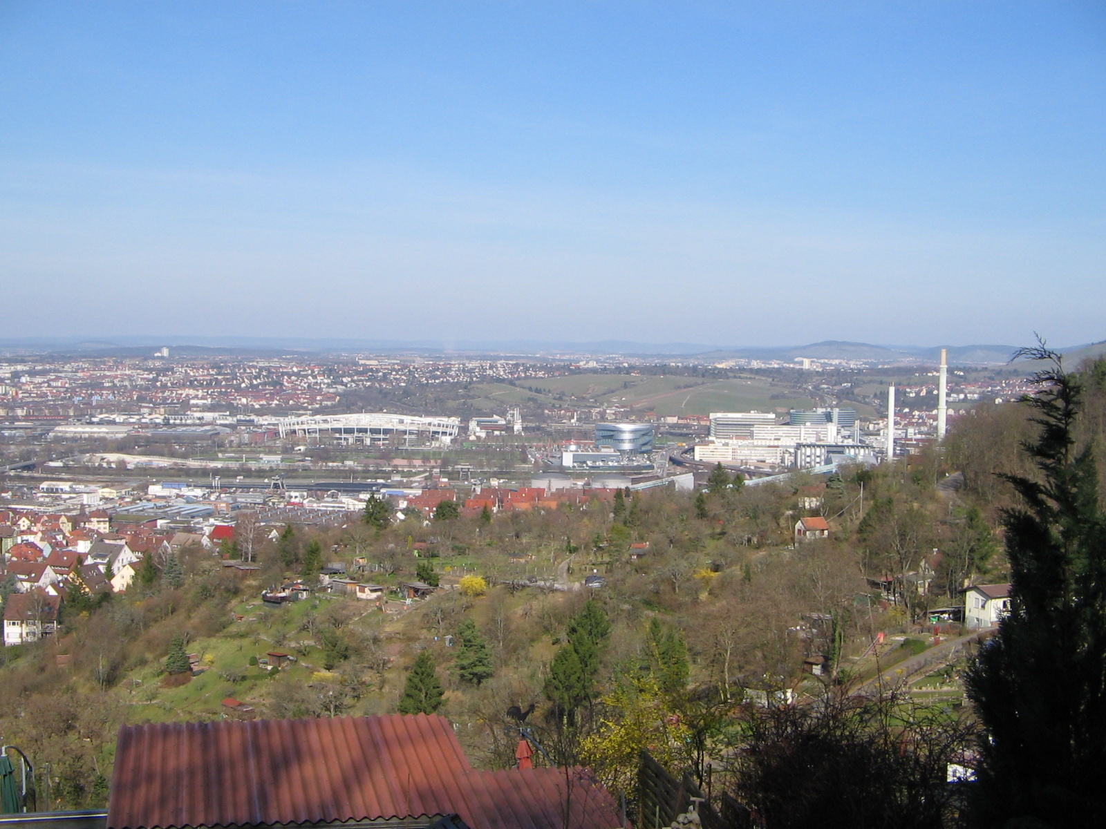 Blick von der Raichberg Kleingartenanlage in Richtung Stuttgart-Bad Cannstatt (Foto)