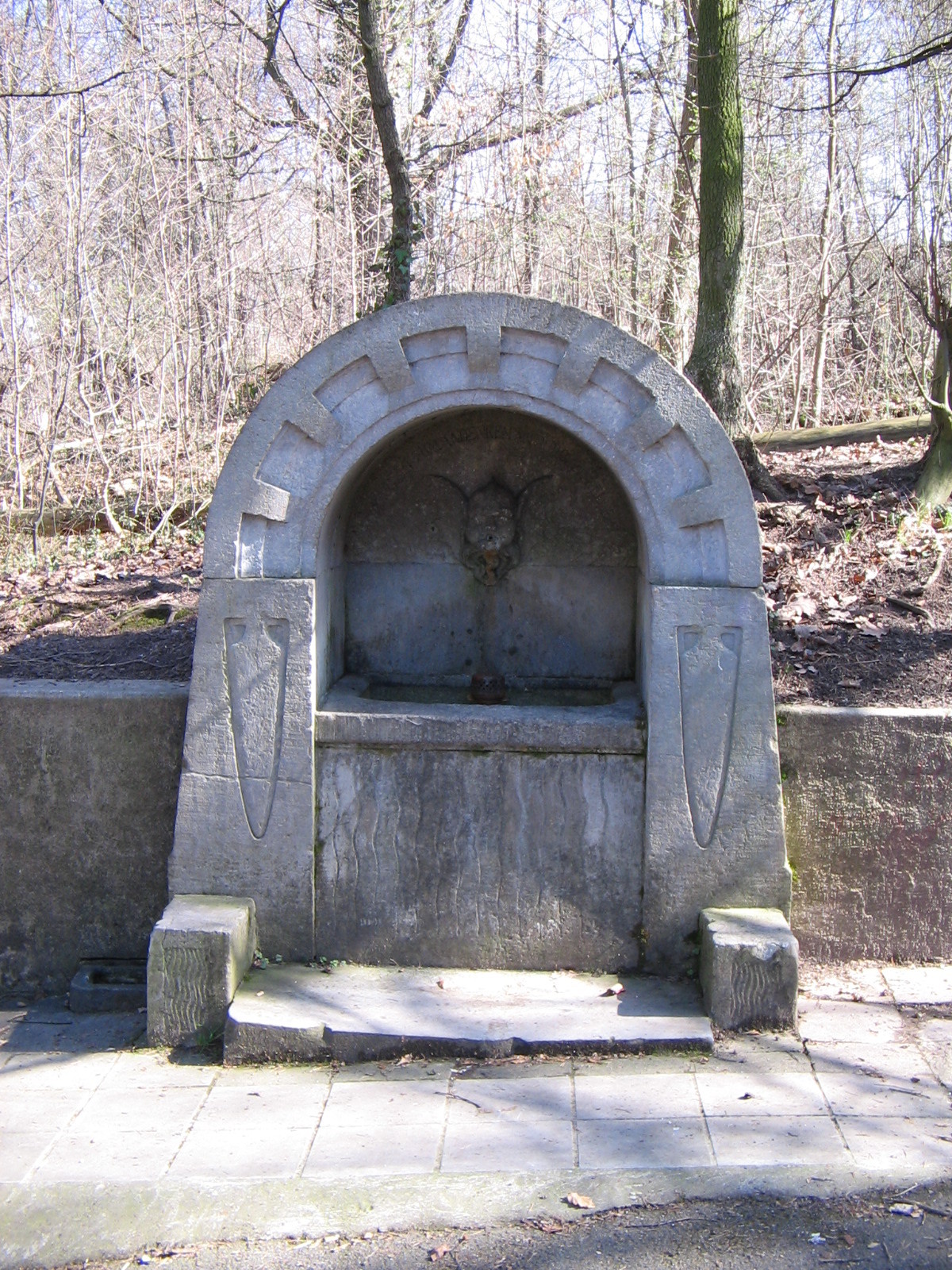 Der Rudolph Keller Brunnen an der Geroksruhe (Foto)
